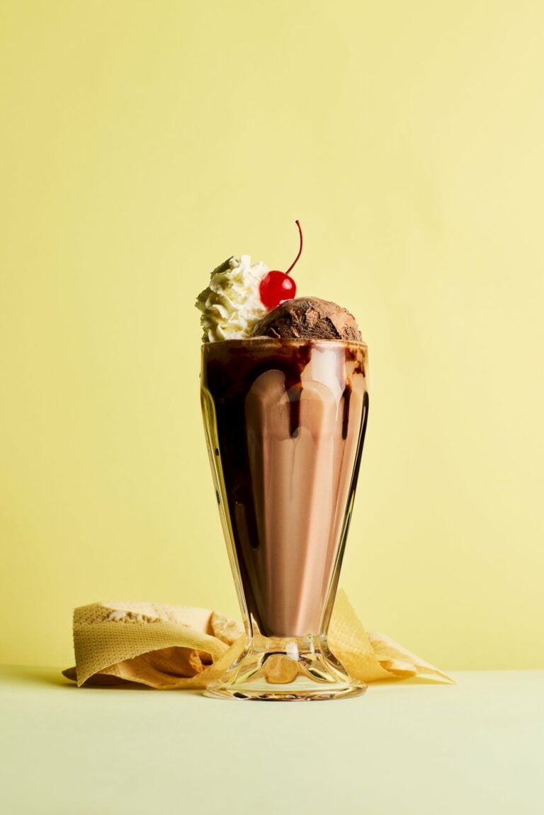 Chocolate soda float