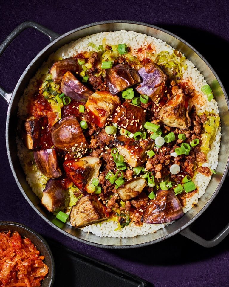 Aubergine sotbap (Korean pot rice)