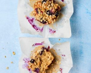 Air-fryer muffins with peanut butter and blueberries