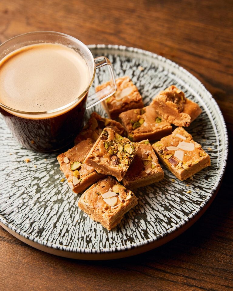 Sri Lankan milk toffee (kiri aluwa)