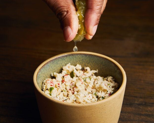 White pol sambol