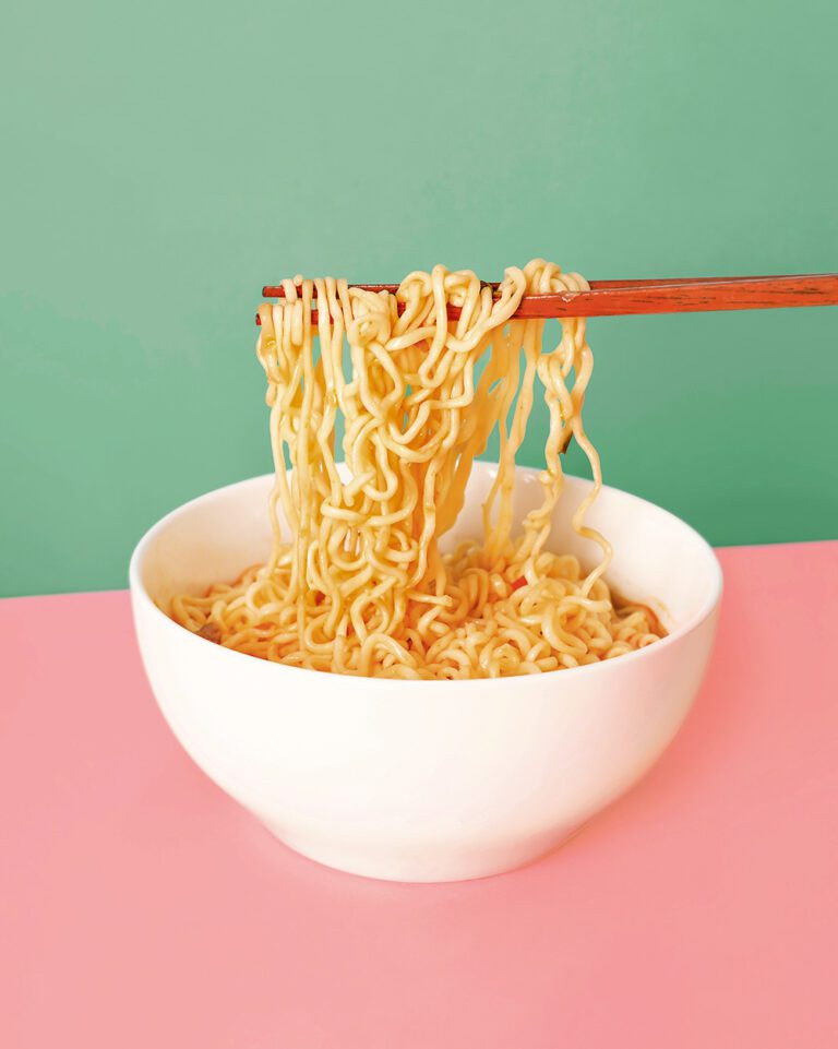 A bowl of ramen noodles
