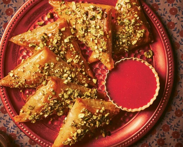Nadiya Hussain's samsas (sweet nutty samosas)