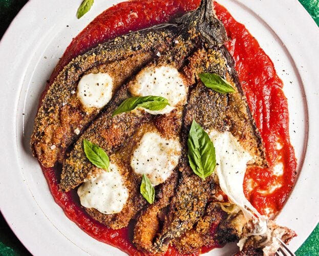 Aubergine parmigiana schnitzel