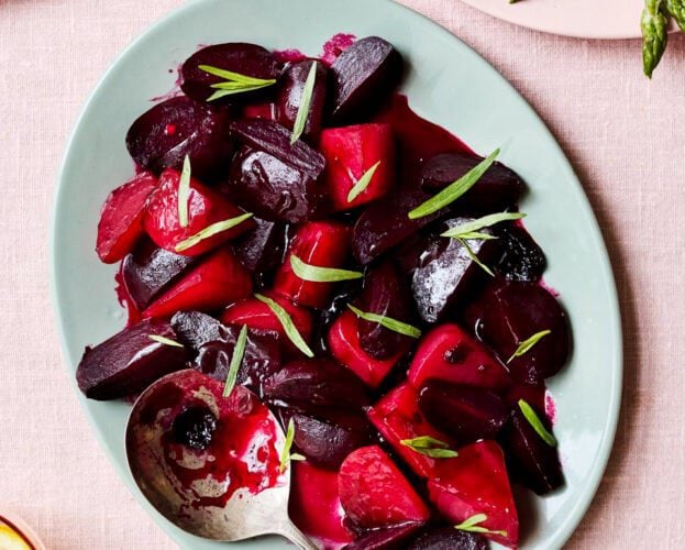 Coffee-baked beetroot with berry glaze