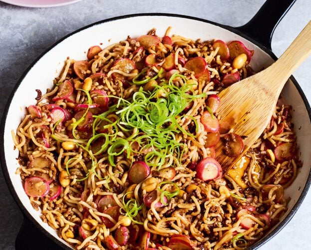 Pork and radish noodles