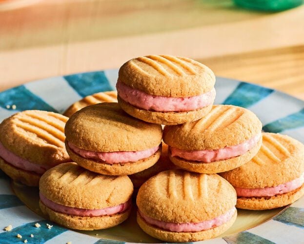 Custard Yo-Yos with roasted rhubarb icing