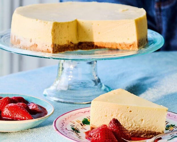 Clotted cream cheesecake with roast strawberries