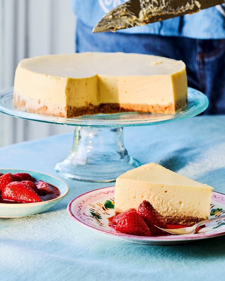 Clotted cream cheesecake with roast strawberries