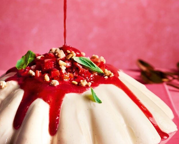 Giant yogurt pannacotta with strawberry coulis