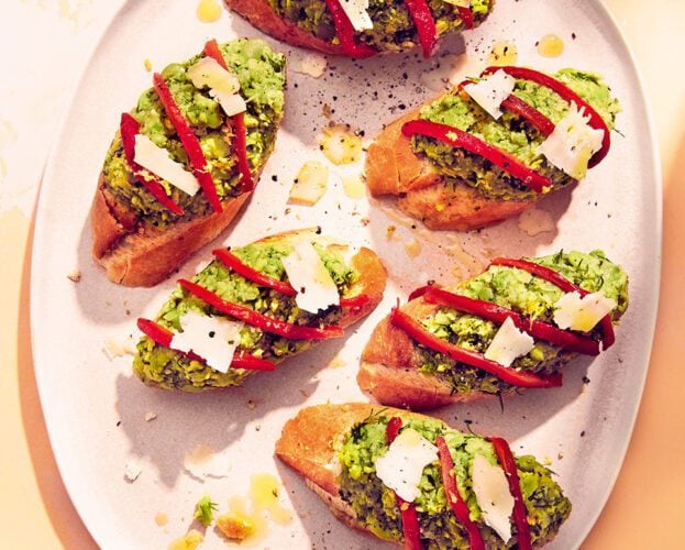 Broad bean pintxos with red pepper and manchego