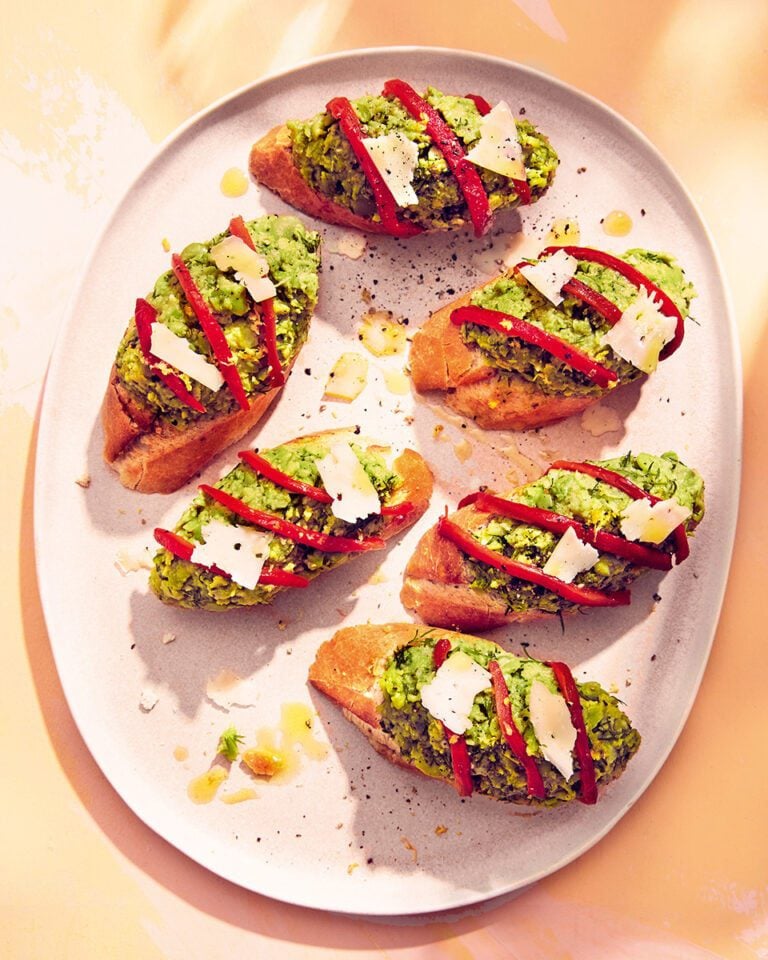 Broad bean pintxos with red pepper and manchego
