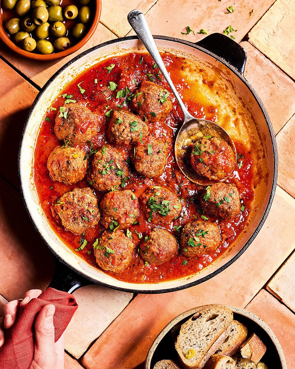 Spanish meatballs (albóndigas)