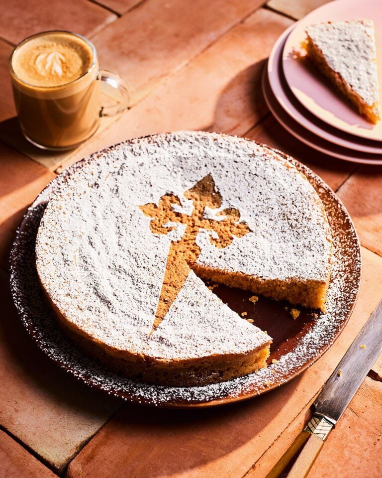 Tarta de Santiago (Spanish almond cake)
