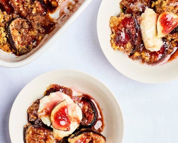 Fig roll crumble