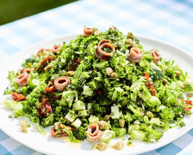 Crunchy broccoli and herb chopped salad