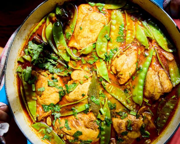 Sheem murghi (Bangladeshi chicken and mangetout curry)