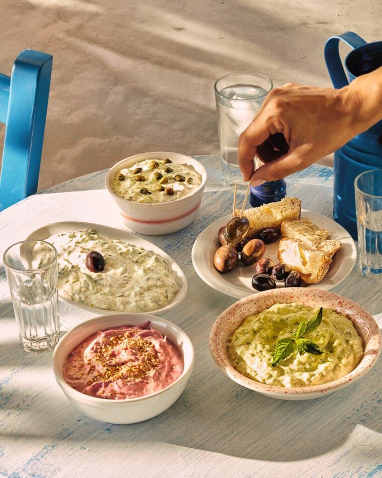 Easy tzatziki (authentic recipe & twists)