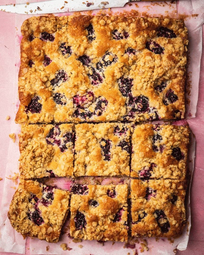 Blackberry crumble traybake