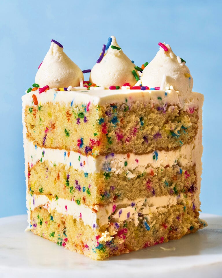 Paul Hollywood's sprinkletti cake