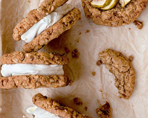 Fig and oat cookies